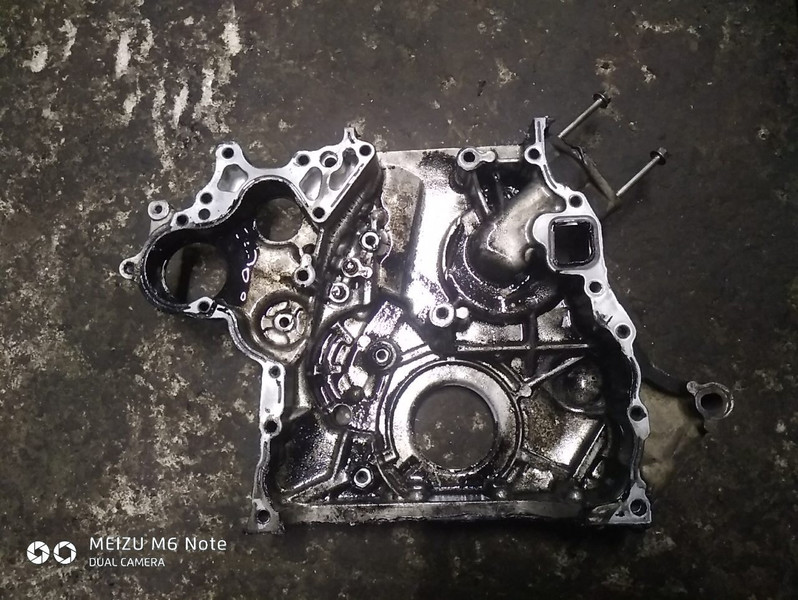 Передняя крышка двигателя (коленвала) Mitsubishi Pajero 4M41 2011 3.2 Дизель Прилуки