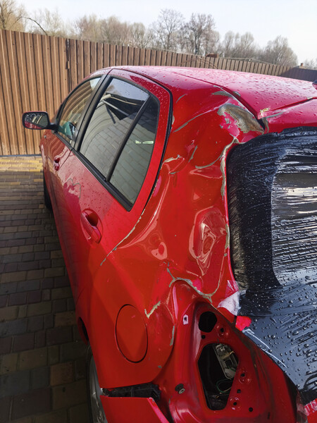 Крыло та дверь переднее правое, заднее левое крило Toyota Yaris  2012 хэтчбек 1.3 Бензин Прилуки