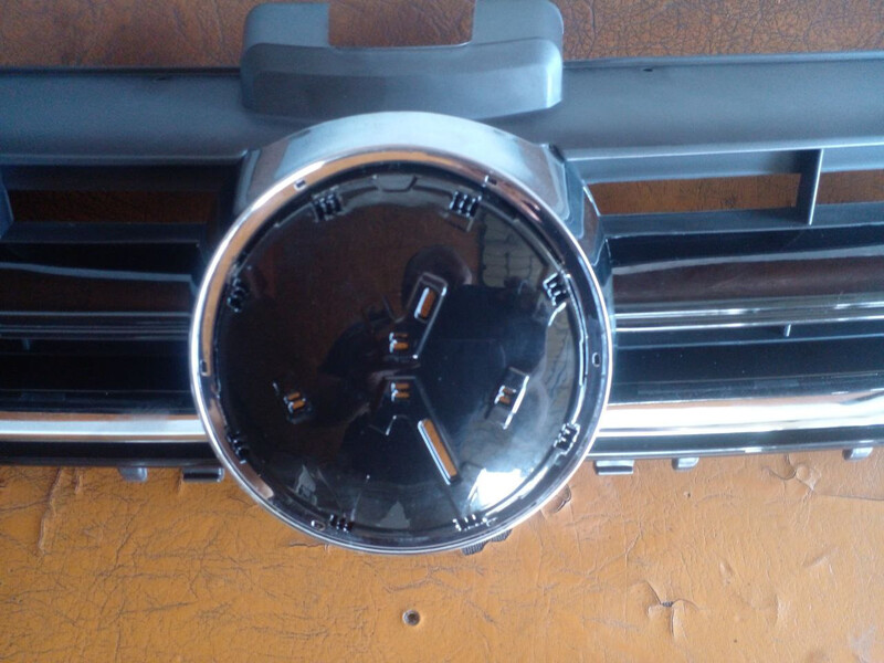 Эмблема передняя Volkswagen Golf 7 2014 универсал 2.0 Бензин Киев