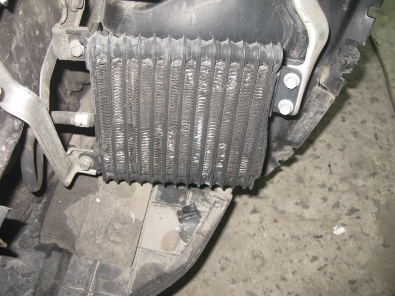 Масляный радиатор MR983077   Mitsubishi Outlander