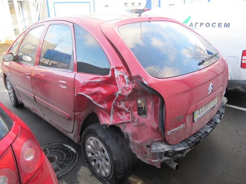 Четверть кузова задняя левая Citroen Xsara Picasso  2003 1.8 Бензин Киев