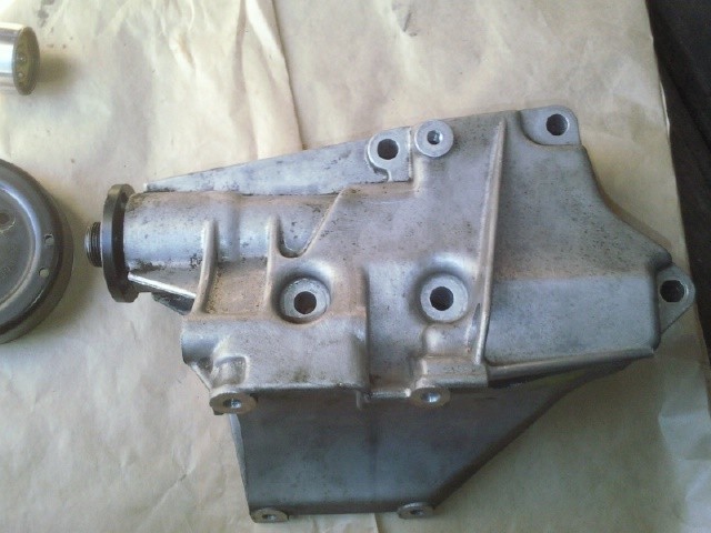 Кронштейн Audi A6 C4 универсал 1996 г.  2.5 л дизель Ровно