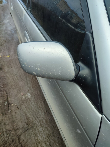 Левое зеркало электро Toyota Avensis  2000 1.8 Бензин 