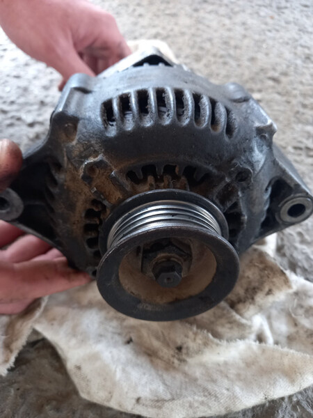 Генератор Toyota Hiace  1998 2.0 Бензин Ивано-Франковск