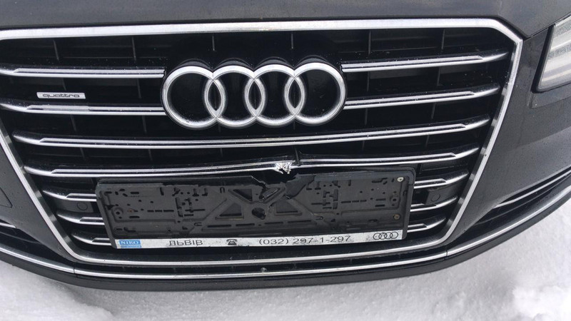 Решетка радиатора Audi A8 D4 2016 г.  3.0 л дизель Львов