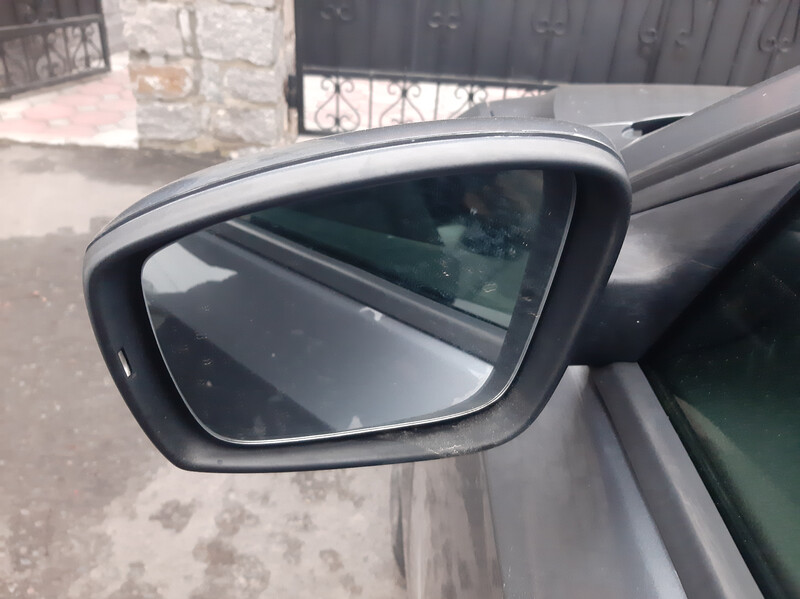 Кришка дзеркала Volkswagen Passat B7  2013 2.5 Бензин Умань