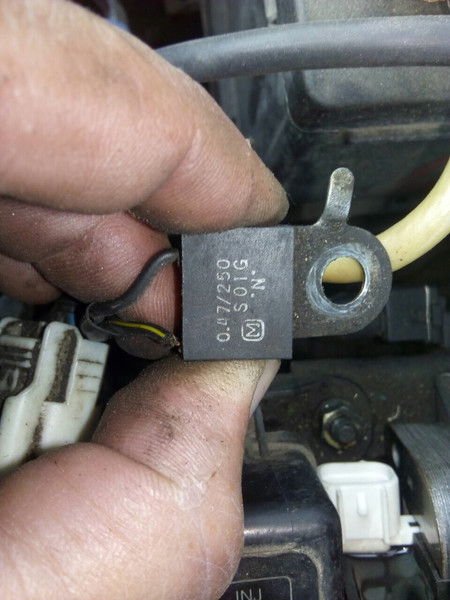 Конденсатор Mazda 323  1990 1.6 Бензин 