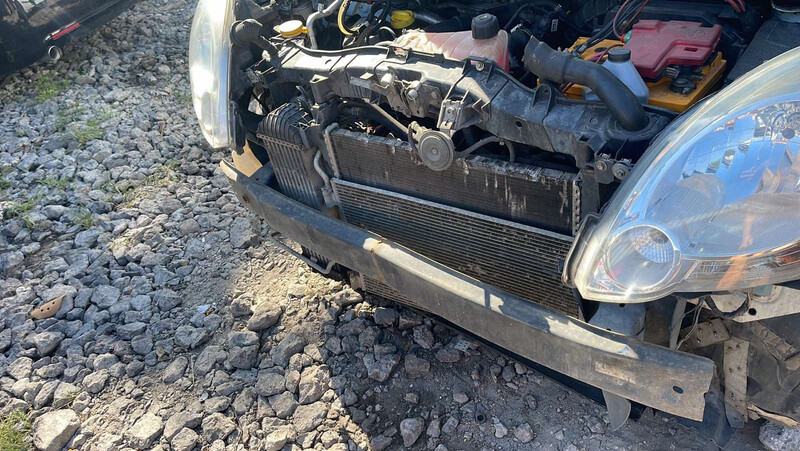 Усилитель бампера переднего Renault Kangoo 2011 г.  1.5 л дизель Киев