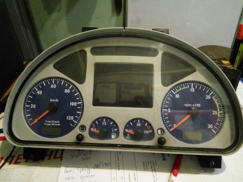 Щиток приборов 504025356   Iveco Stralis