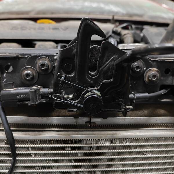 Замок кришки капота Kia Forte  2021 2.0 Бензин Сумы