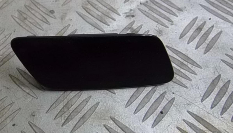 Заглушка омывателя фары на бампер Volkswagen Passat CC  2012 2.0 Бензин Одесса