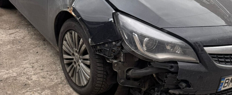 Фара право лінза ксенон Opel Astra  2011 универсал 3.5 Бензин Киев