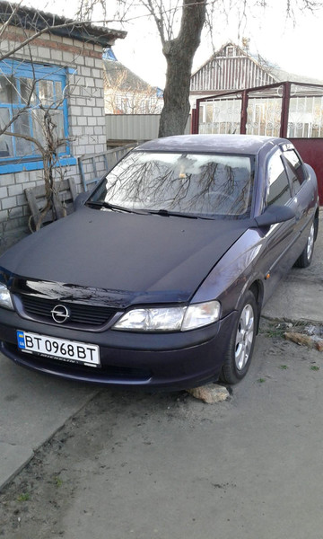 Капот Opel Vectra B 1996 г.  1.6 л бензин Херсон