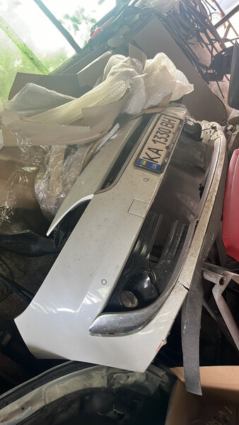 Бампер передний Renault Scenic Bose универсал 2012 г.  1.2 л бензин Киев