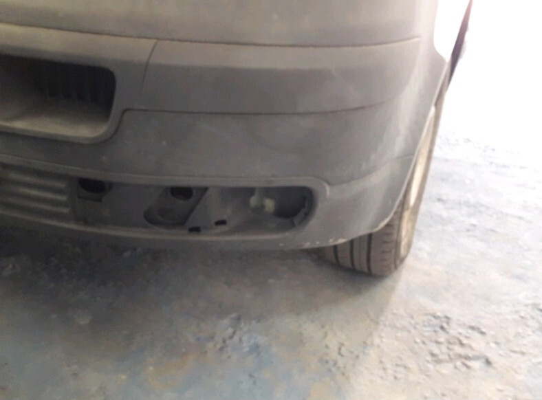 Заглушка бампера левая, глухая Volkswagen T5 (Transporter) 2006 р.  2.5 л дизель Бердичів