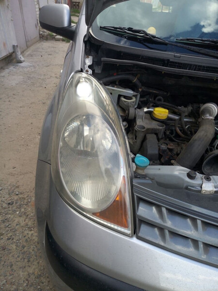 Фара права Nissan Note E11 хетчбек 2006 р.  1.5 л дизель Суми