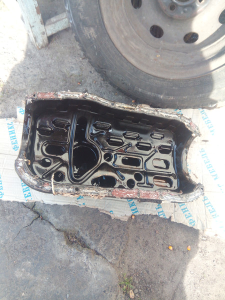 Поддон двигателя Nissan Sunny B12  1988 хэтчбек 1.6 Бензин Оржица