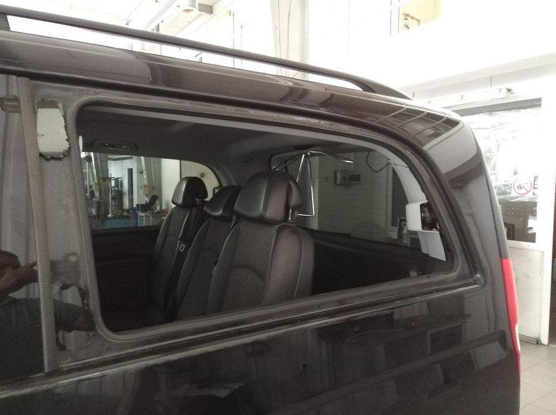 Стекло левое самое задние Mercedes-Benz Viano  2013 2.2 Дизель Одесса