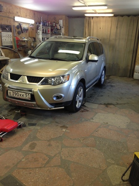 Накладка на передний бампер Mitsubishi Outlander XL  2008 2.4 Бензин Хмельницкий