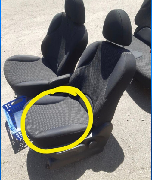 Переднее сиденье Nissan Note E11 хэтчбек 2007 г.  1.4 л бензин