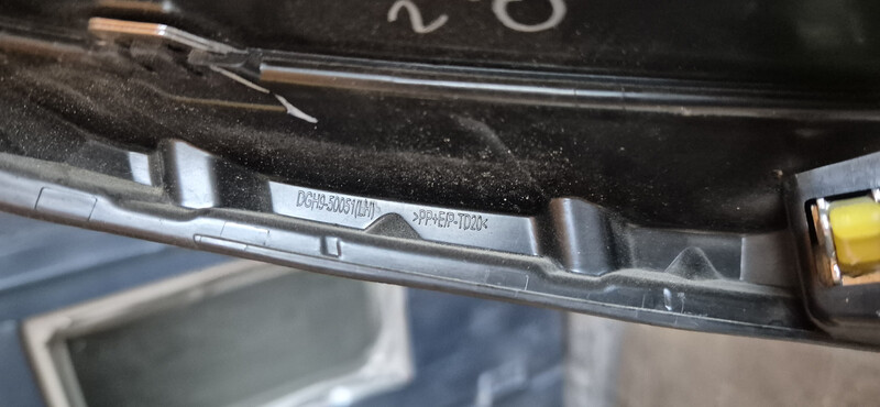 Хромовані накладки бампера переднього Mazda CX-30  2022 хэтчбек 2.5 Бензин 