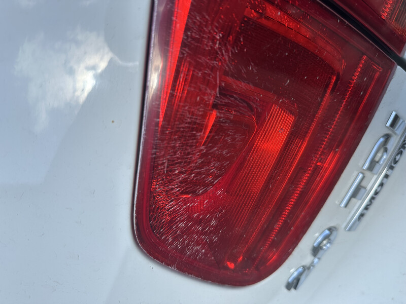 Фара задняя в крышке багажника Volkswagen Tiguan  2012 универсал 2.0 Дизель Ровно