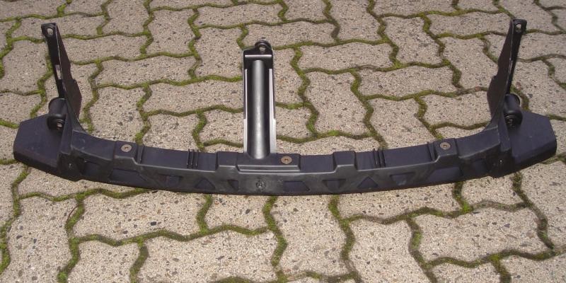 Пластиковый кронштейн бампера Skoda Superb Clasik 1.8t 2007 р.  1.8 л бензин Донецьк