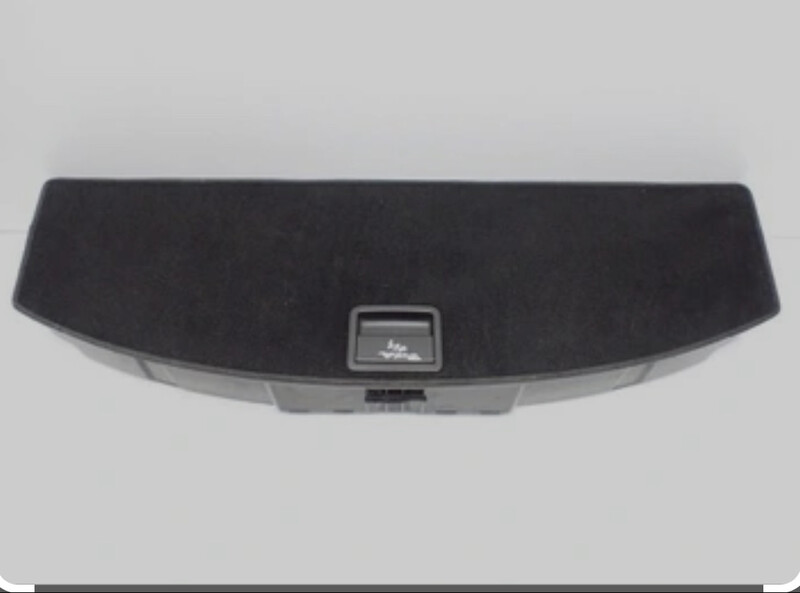 Задний бардачок Volkswagen Touran  2011 универсал 2.0 Дизель Ивано-Франковск