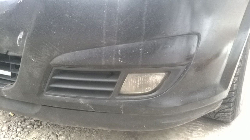 Решетка бампера правая 13205880   Opel Vectra