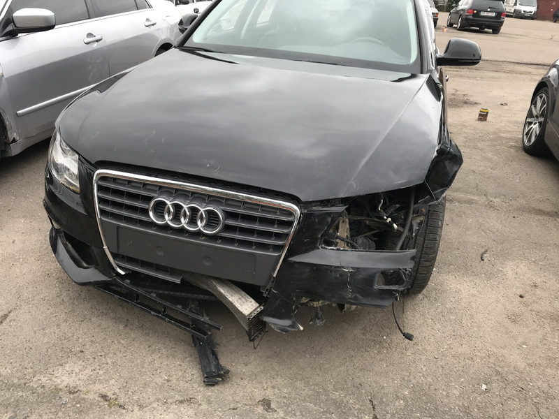 Радиатор интеркулера 8K0145805G   Audi A4