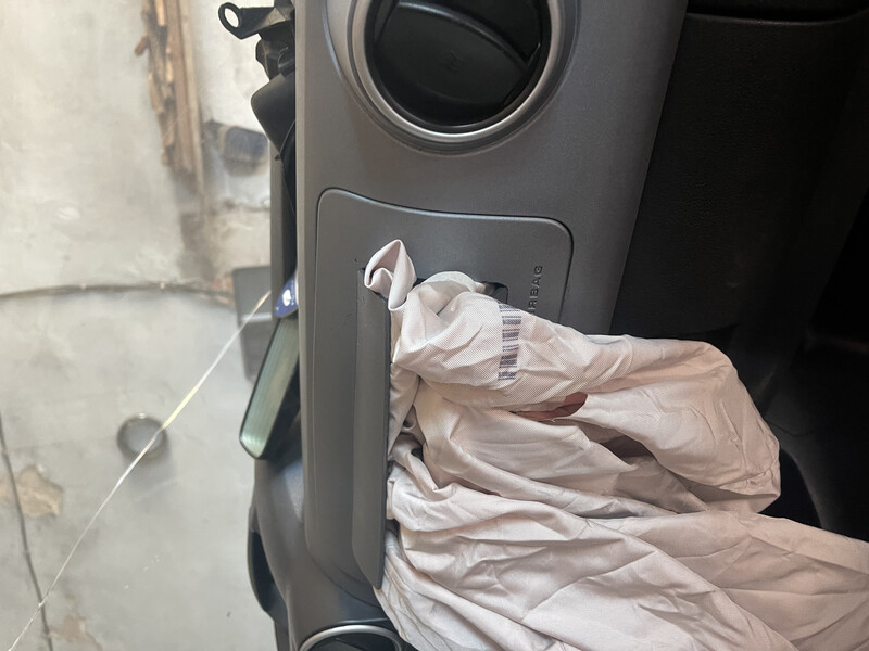 Кришка аірбека панелі Citroen Berlingo  2011 1.6 Дизель 