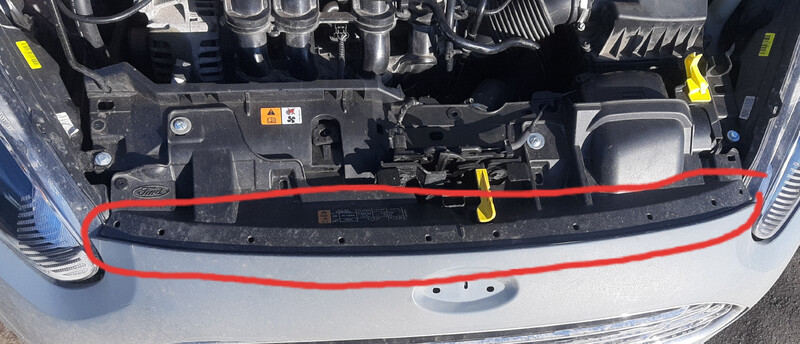 Уплотнитель капота Ford Fiesta SE 2015 г.  1.6 л бензин Одесса