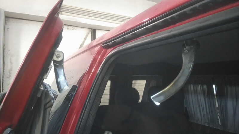 Верхний кронштейн правой сдвежной двери Peugeot Expert  2006 1.6 Дизель Синельниково