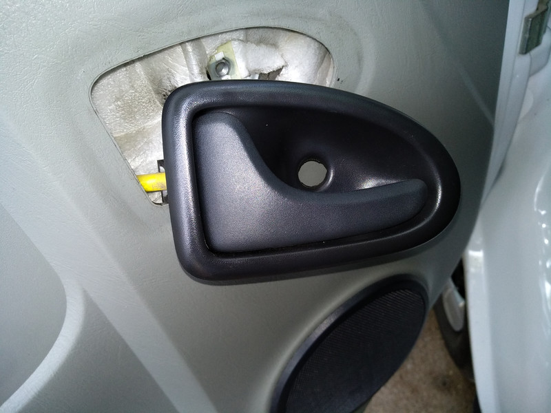 Ручка двери водителя внутренняя Opel Vivaro  2012 2.0 Дизель Запорожье