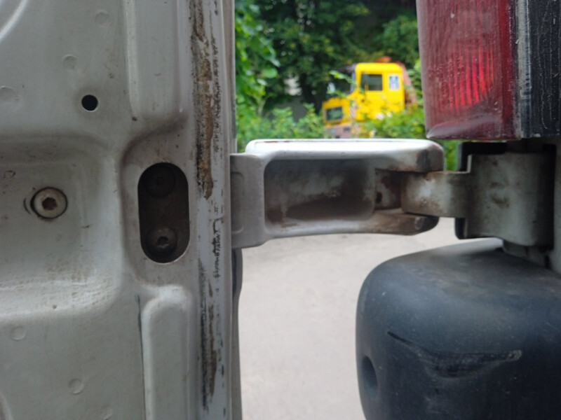 Петля двери задней левой нижняя Renault Master  2007 Коростень