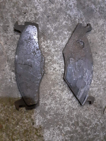 Тормозные колодки Audi 80 B2 хэтчбек 1979 г.  1.6 л бензин Донецк