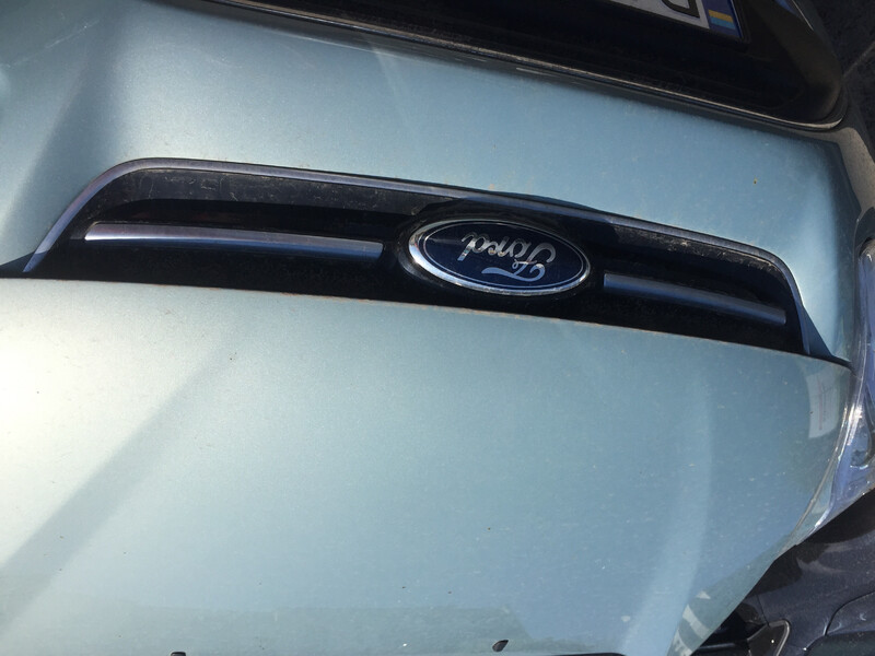 Верхняя решетка радиатора Ford C-Max  2013 универсал 2.0 Гибрид Одесса