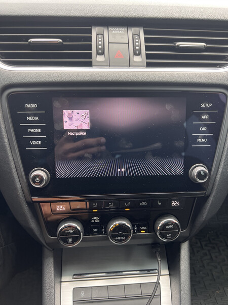 Магнітола мів 2 в неробочому стані, на запчастини Skoda Octavia  2017 1.4 Бензин Хмельницький