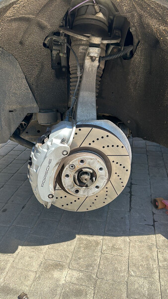 Суппорта 4м 6ти поршневі Porsche Cayenne 2015 г.  3.0 л дизель