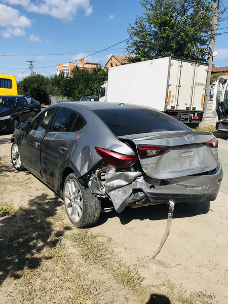 Бампер задний Mazda 3 Grand Touring седан 2014 г.  2.5 л бензин Киев
