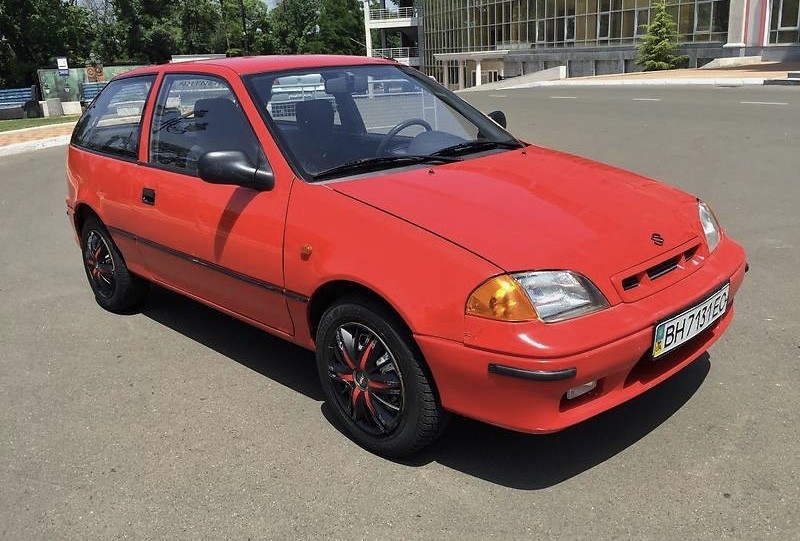 Решетка радиатора Suzuki Swift  1998 хэтчбек 1.0 Бензин Одесса