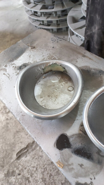 Рамка протитуманної фари Toyota Avensis  2012 2.0 Бензин Жовті Води