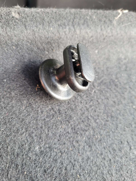 Крючок багажника Nissan Tiida C11  2008 хэтчбек 1.6 Бензин Днепр