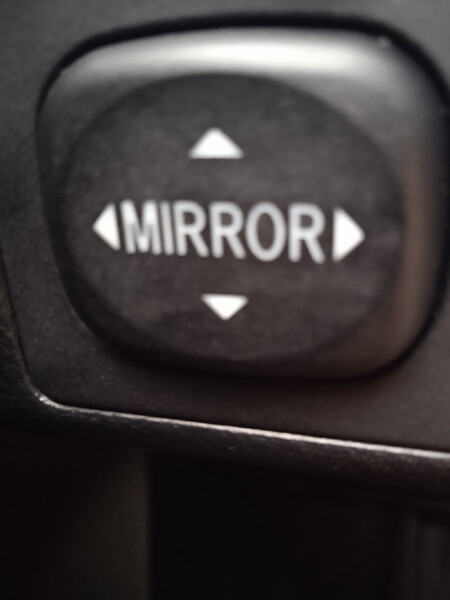 Кнопка электрорегулировки зеркал Toyota Corolla  2014 1.3 Бензин Киев