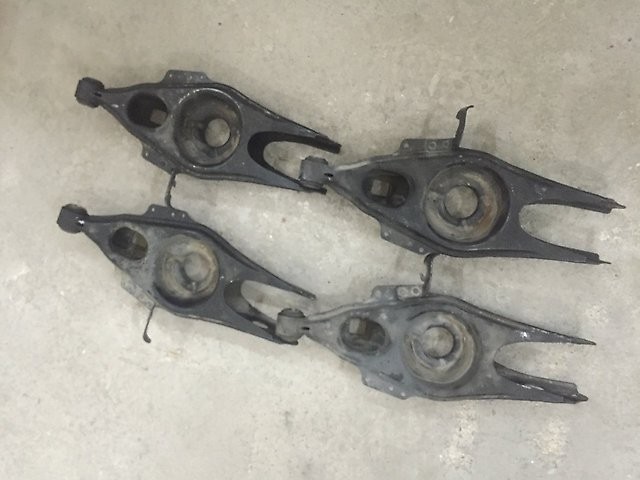 Рычаг задний A 211 350 18 06   Mercedes E-Class