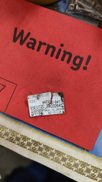 Компрессор кондиционера 8E0260805G   Audi A4, Audi S4, Volkswagen Passat