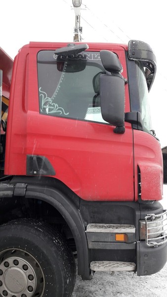 Дверь левая SCANIA P 380 2002 Луцк