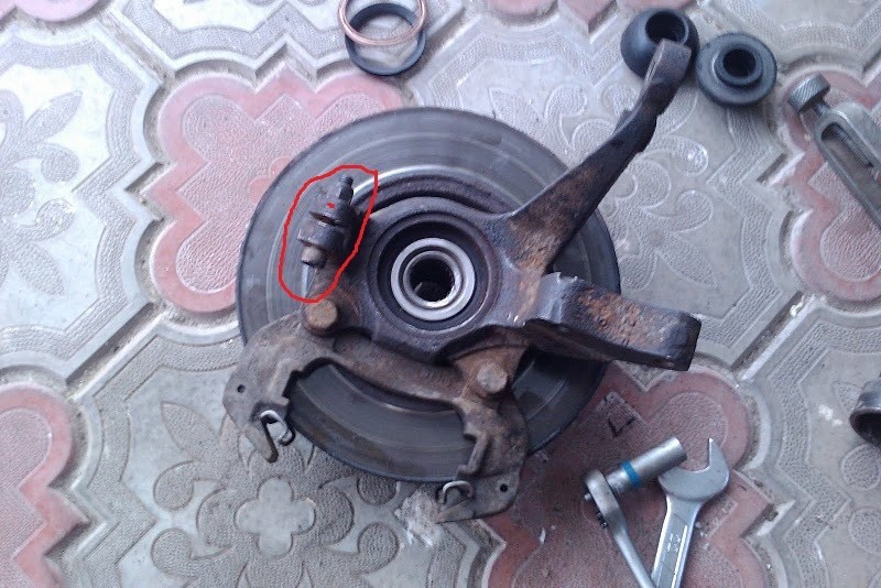 Поворотный кулак правый Seat Ibiza  1991 купе 0.9 Бензин Першотравенск