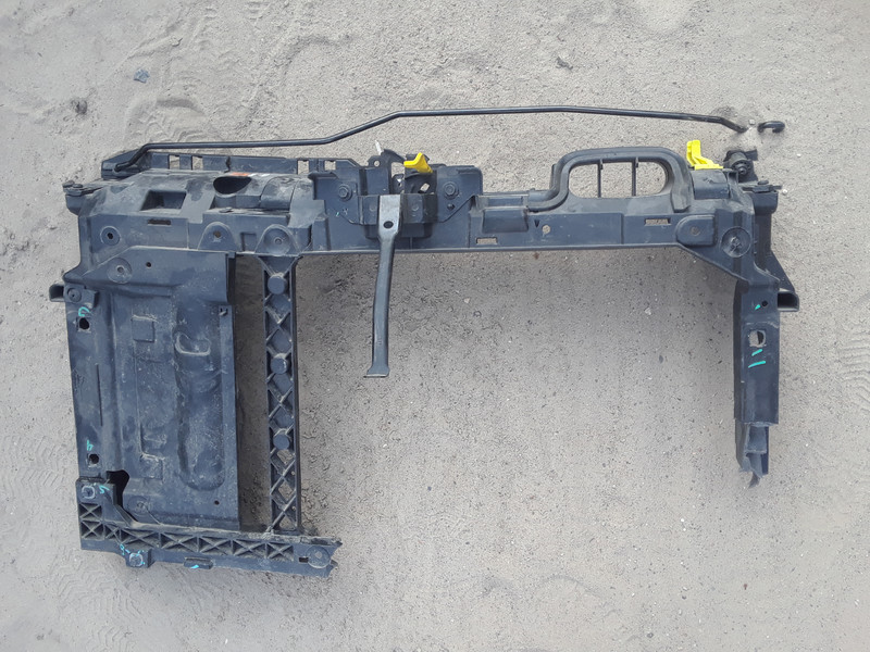 Панель радиатора Ford Fiesta 2017 г.  1.6 л бензин Киев