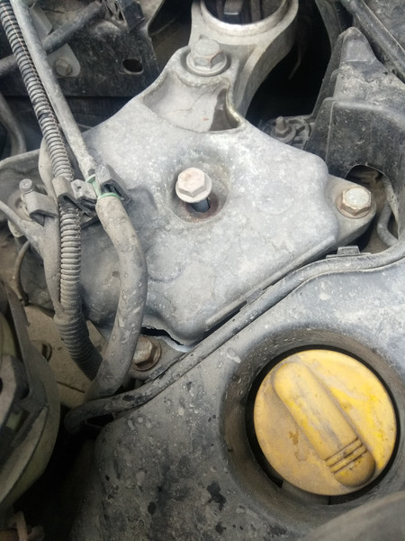 (краб) крепление двигателя Opel Vivaro  2005 2.5 Дизель Запорожье